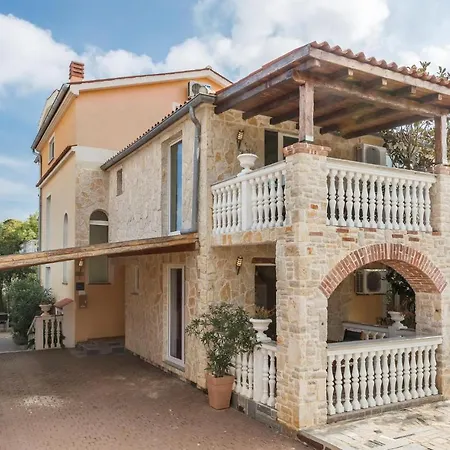 Stunning In With Wifi Apartment