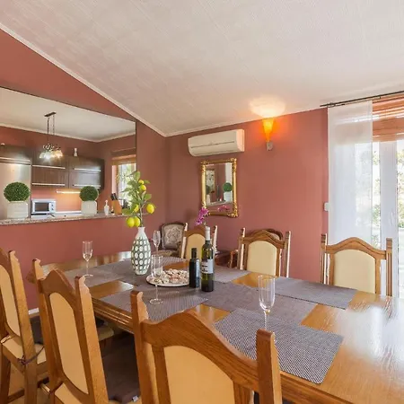 Stunning In With Wifi Apartment