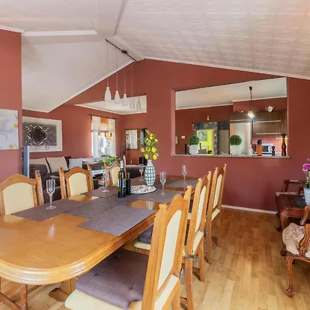 Apartment Stunning In With Wifi Liznjan